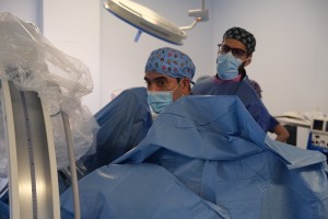 Los urólogos Édgar Olarte Barragán y Pau Sarrio Sanz